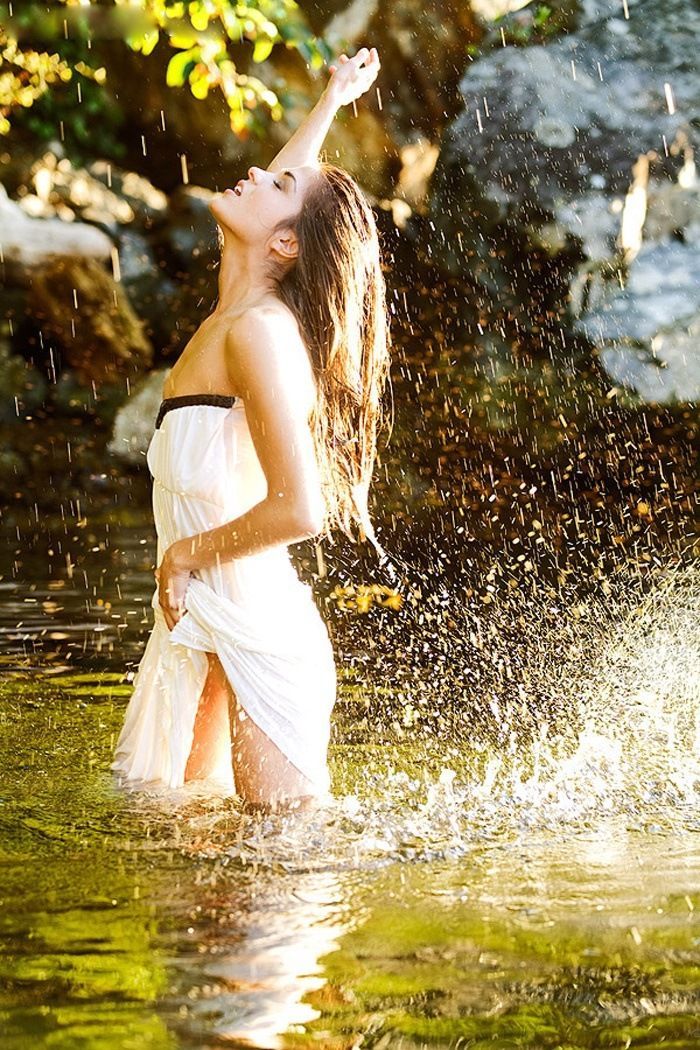 Marie Avgeropoulos in Yekaterinburg