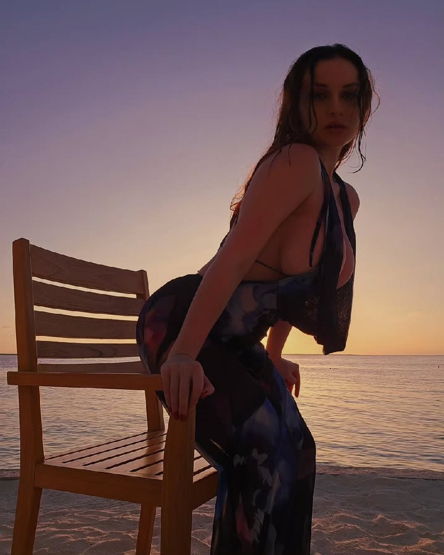 Sexy girl Miranda Faith nude in Yekaterinburg