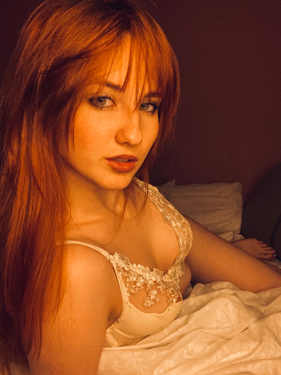 A playful frame from Nata — online in Yekaterinburg