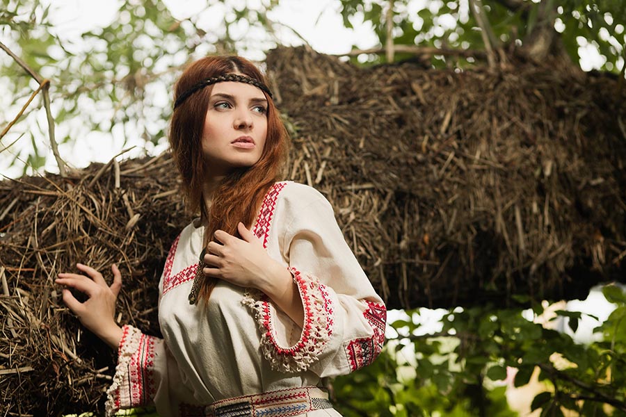 Women in Slavic costumes in Yekaterinburg