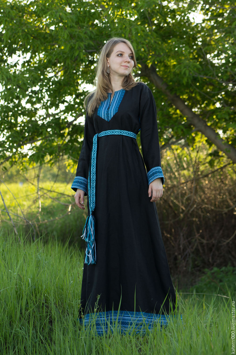 Women in Slavic costumes in Yekaterinburg