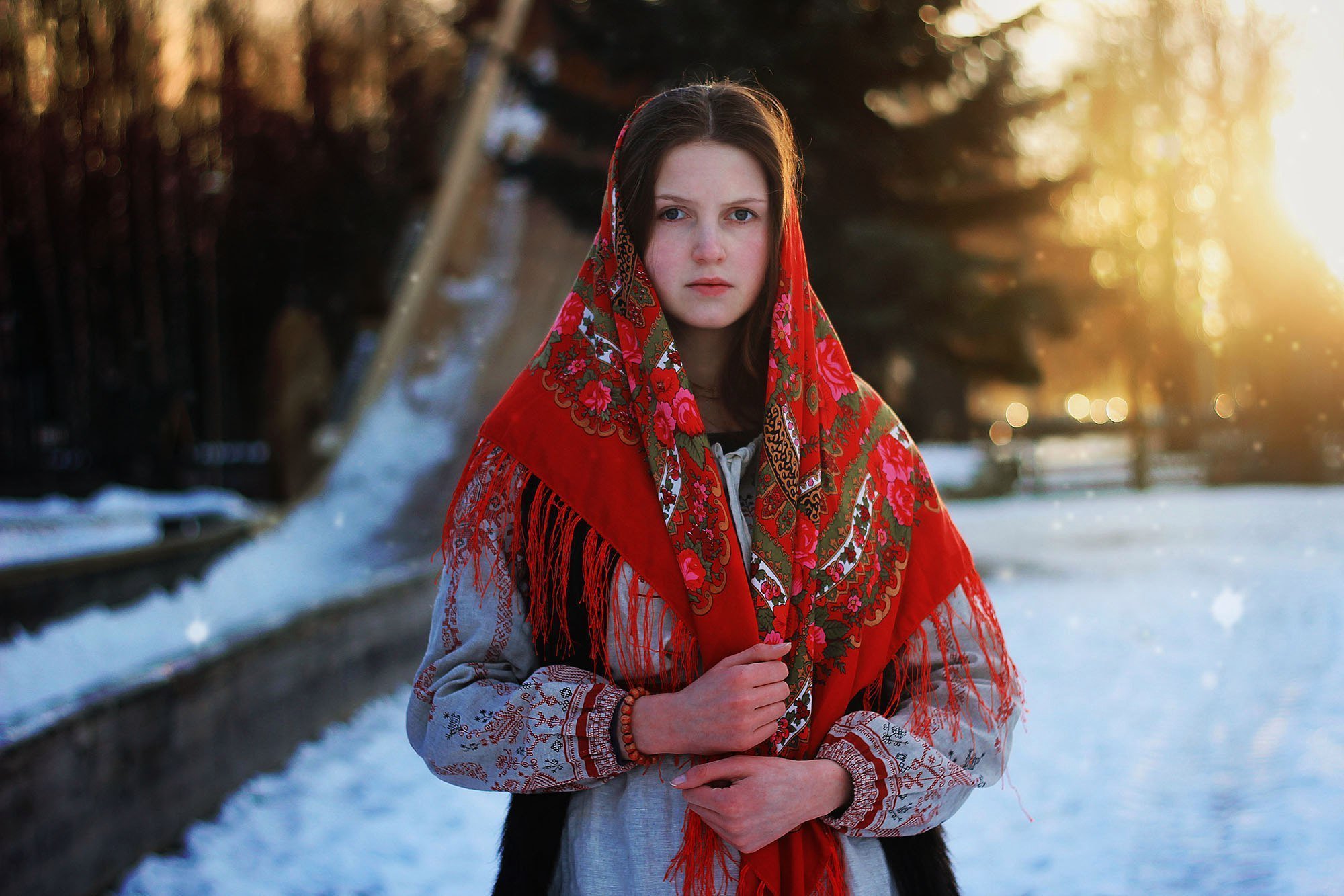 Girls in Slavic costumes in Yekaterinburg