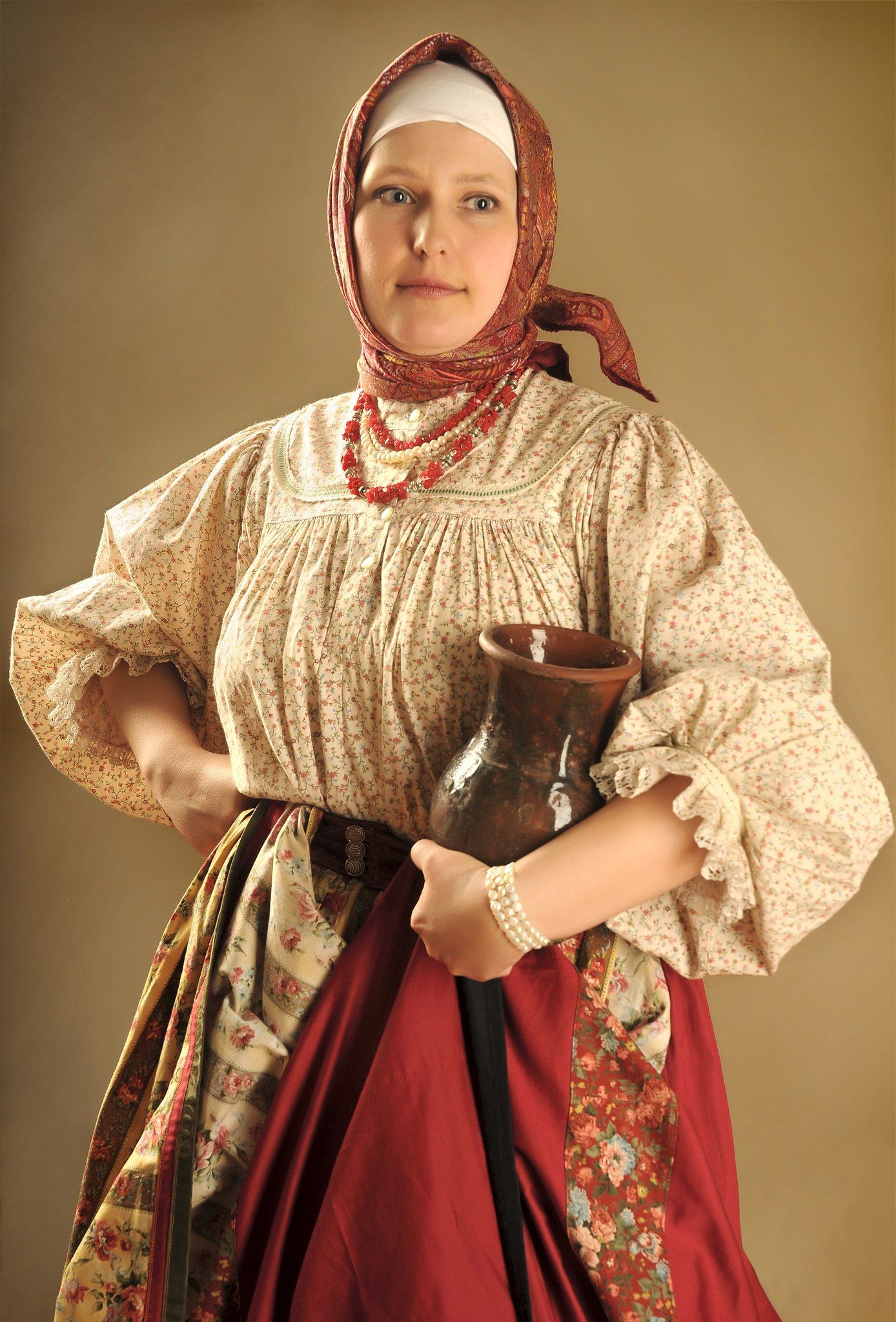 Girls in Slavic costumes in Yekaterinburg