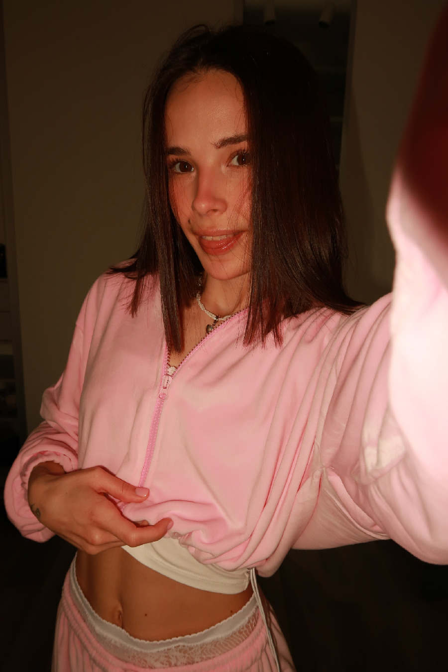 Tina brings the glow — live moments in Yekaterinburg